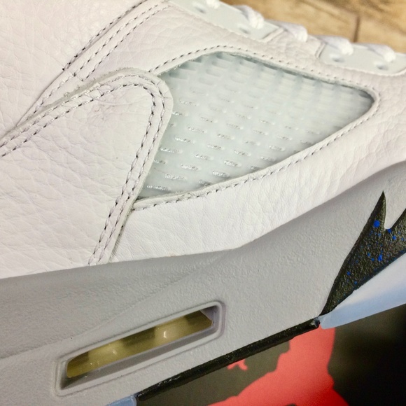 Jordan 5 Retro White Stealth (2021) M9, W10.5 - Picture 4 of 15